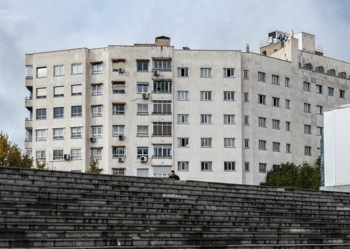 fotografia edificio principe pio fachada ventanas hogares arquitectura paisaje urbano siuacionismo psicogeografia antonio beltran